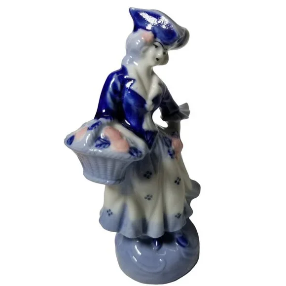 Vintage Blue & White Figurine Victorian Lady in Colonial Dress, Occupied Japan - Picture 10 of 12